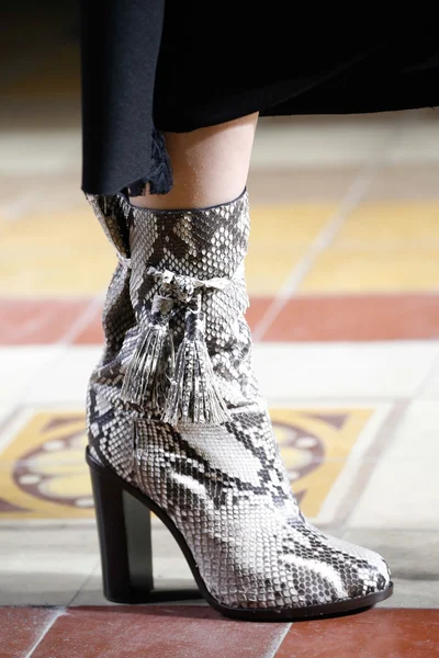 Look 30